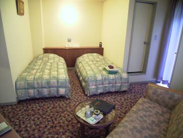 【素泊まり：ツインルームのシングルユース】2名様用のお部屋を1名でゆったりご利用頂きます。